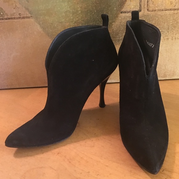 Stuart Weitzman Shoes - Stuart Weitzman Suede Ankle Boots Booties 5.5 M